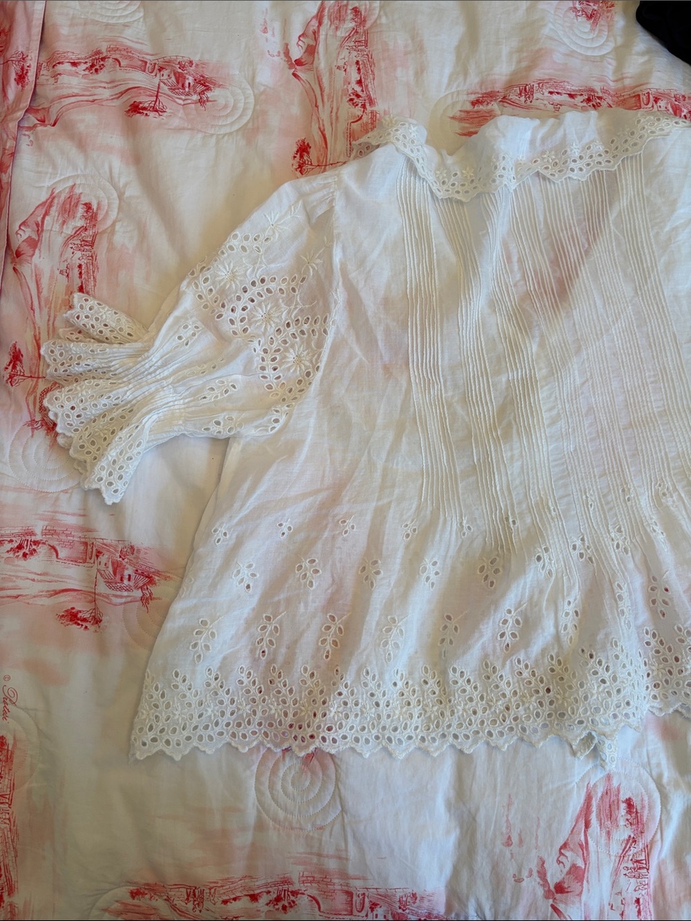 Doen Henri Eyelet Blouse - Picture 14 of 17